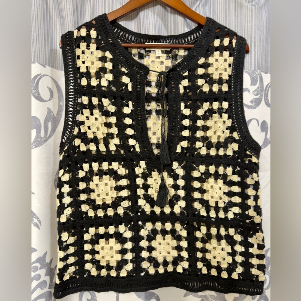 Adiva Women's Black Cream Cotton Blend Bohemian Cottagecore Crochet Top Sz M EUC